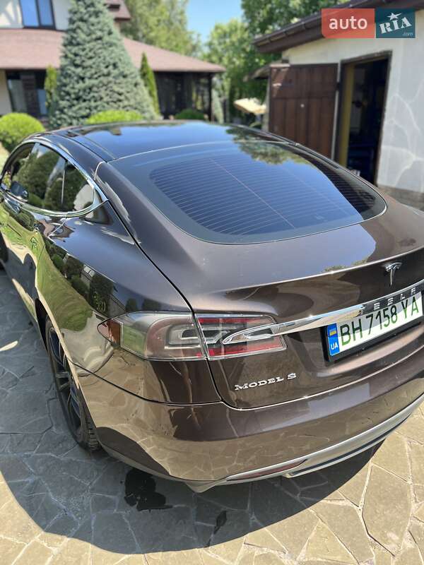 Ліфтбек Tesla Model S 2013 в Одесі