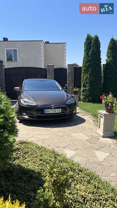 Ліфтбек Tesla Model S 2013 в Одесі