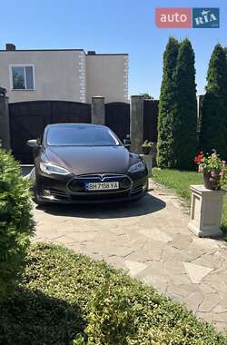 Лифтбек Tesla Model S 2013 в 