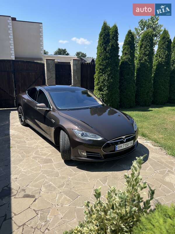 Ліфтбек Tesla Model S 2013 в Одесі
