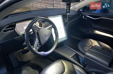 Лифтбек Tesla Model S 2014 в 