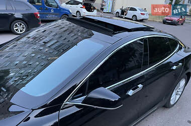 Лифтбек Tesla Model S 2014 в 