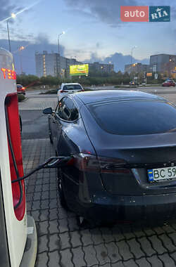 Лифтбек Tesla Model S 2019 в 