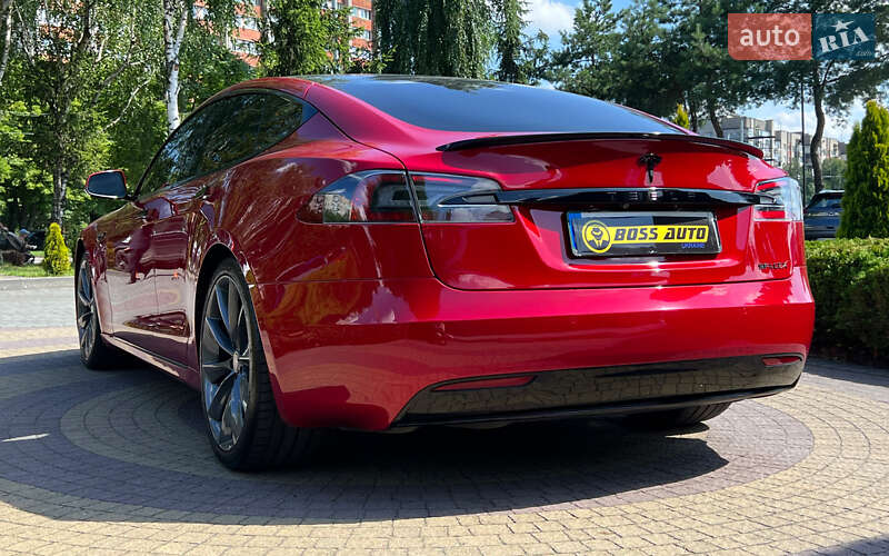 Лифтбек Tesla Model S 2016 в Львове