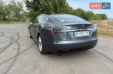 Лифтбек Tesla Model S 2016 в 