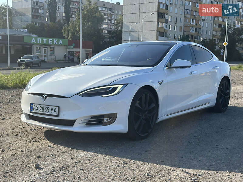 Tesla Model S 2018