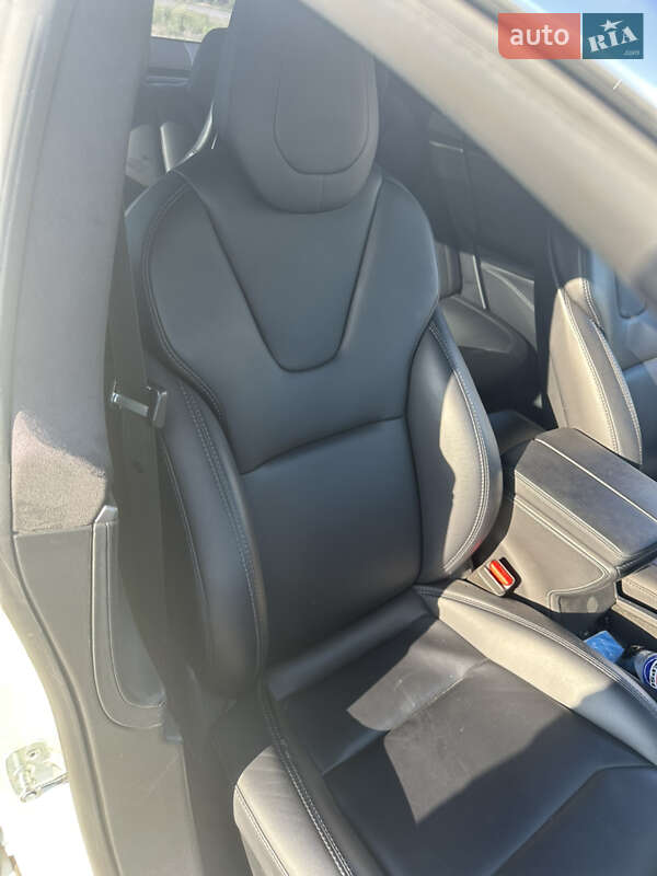 Лифтбек Tesla Model S 2018 в Харькове