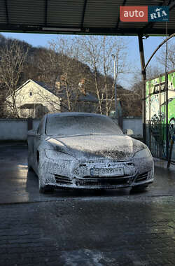 Лифтбек Tesla Model S 2015 в 