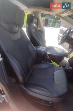 Лифтбек Tesla Model S 2013 в 
