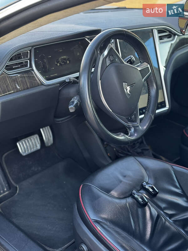 Ліфтбек Tesla Model S 2014 в Сарнах фото 31 Ліфтбек Tesla Model S 2014 в Сарнах
