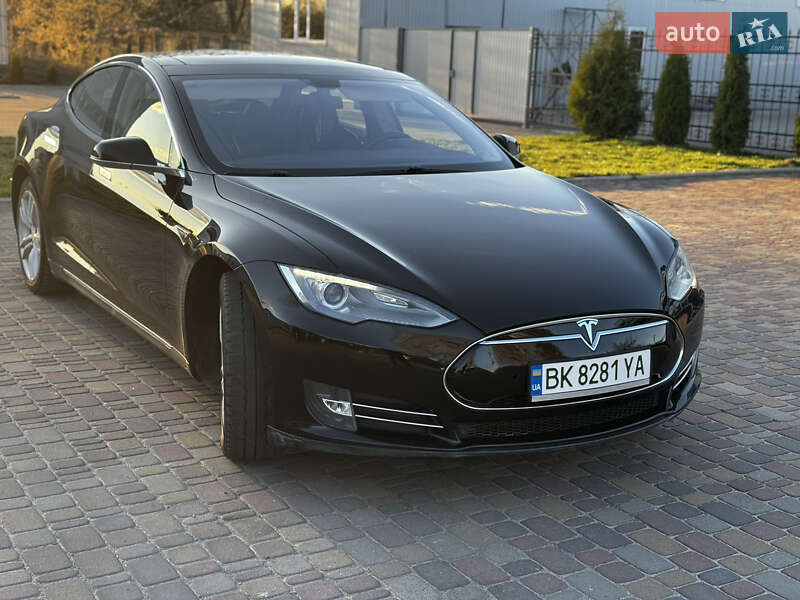 Ліфтбек Tesla Model S 2014 в Сарнах фото 33 Ліфтбек Tesla Model S 2014 в Сарнах