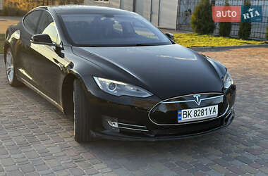 Лифтбек Tesla Model S 2014 в 