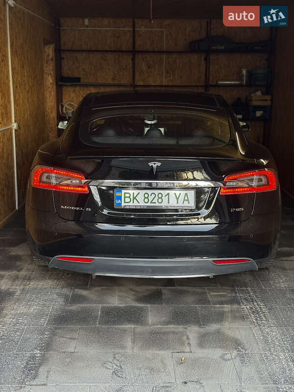 Ліфтбек Tesla Model S 2014 в Сарнах фото 36 Ліфтбек Tesla Model S 2014 в Сарнах