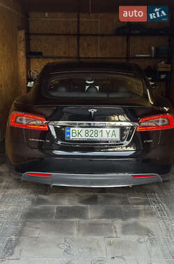 Лифтбек Tesla Model S 2014 в 