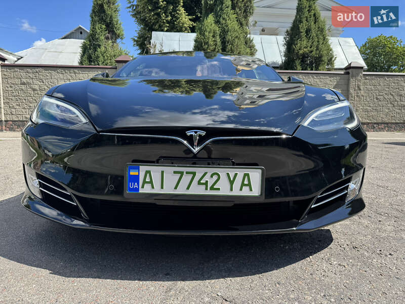 Лифтбек Tesla Model S 2017 в Белой Церкви