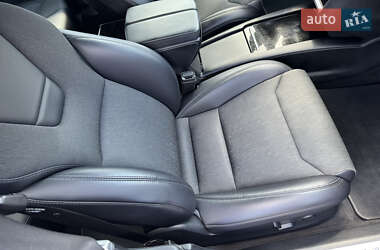 Лифтбек Tesla Model S 2017 в 