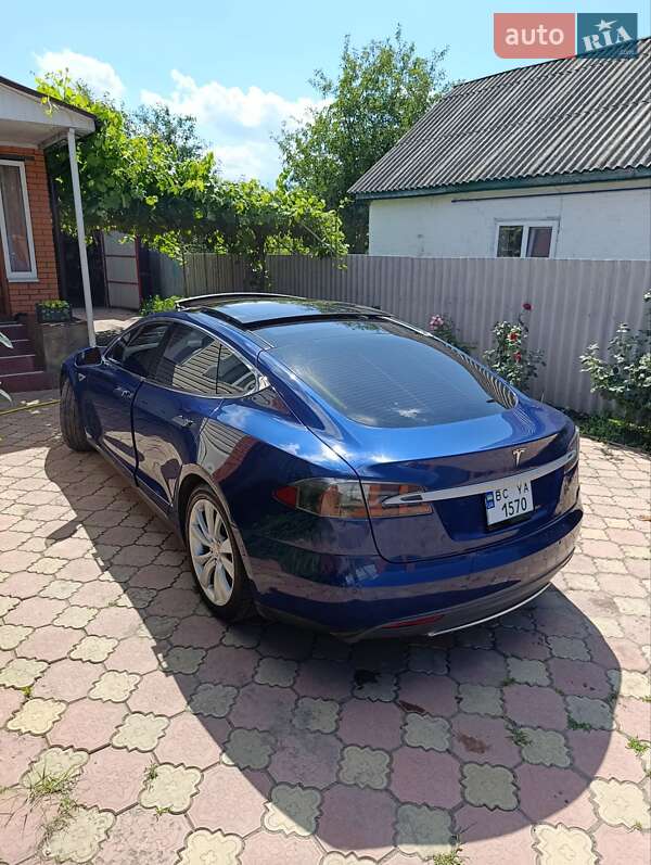 Ліфтбек Tesla Model S 2015 в Конотопі фото 21 Ліфтбек Tesla Model S 2015 в Конотопі