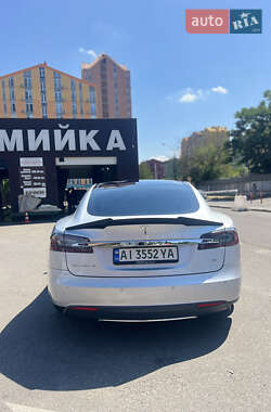 Лифтбек Tesla Model S 2013 в 