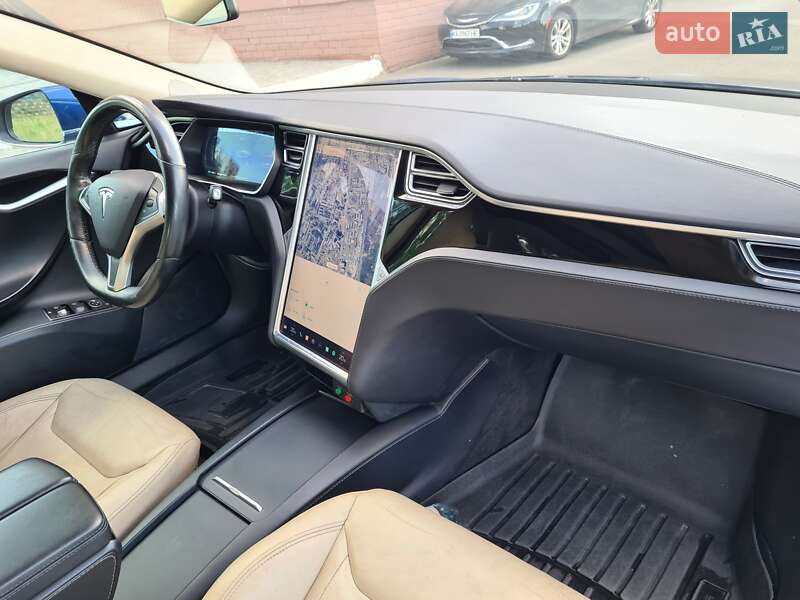 Лифтбек Tesla Model S 2016 в Киеве