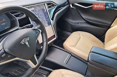 Лифтбек Tesla Model S 2016 в 