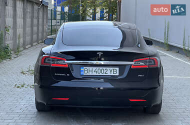 Лифтбек Tesla Model S 2017 в 