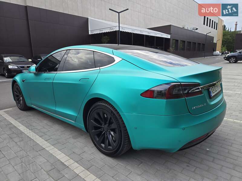 Лифтбек Tesla Model S 2018 в Киеве