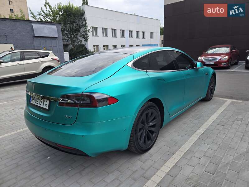 Лифтбек Tesla Model S 2018 в Киеве