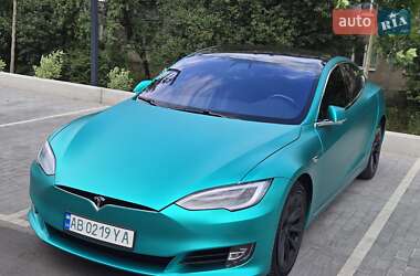 Лифтбек Tesla Model S 2018 в 
