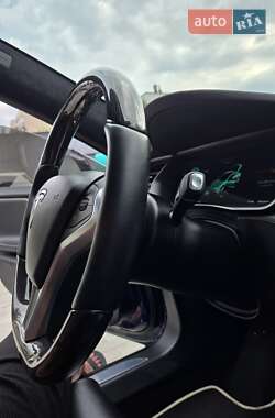 Лифтбек Tesla Model S 2018 в 