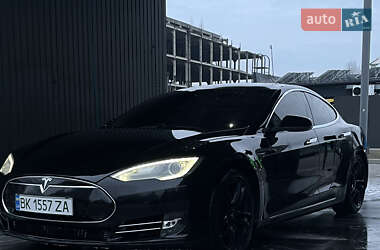 Лифтбек Tesla Model S 2014 в Ровно