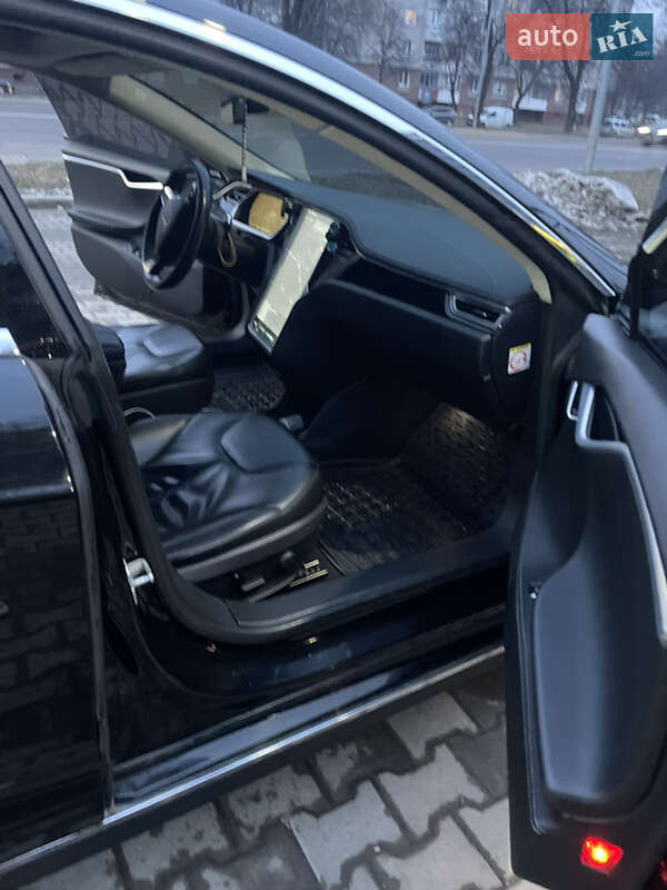 Лифтбек Tesla Model S 2014 в Ровно фото 7 Лифтбек Tesla Model S 2014 в Ровно