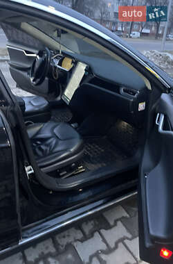 Лифтбек Tesla Model S 2014 в 