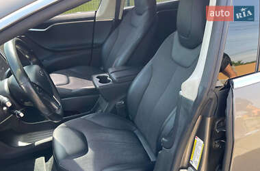Лифтбек Tesla Model S 2015 в 