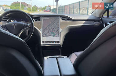 Лифтбек Tesla Model S 2015 в 