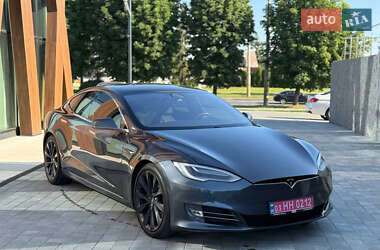 Ліфтбек Tesla Model S 2017 в Луцьку