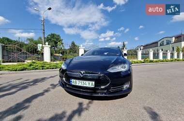 Ліфтбек Tesla Model S 2015 в Вінниці
