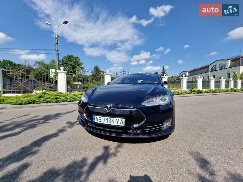 Лифтбек Tesla Model S 2015 в Виннице фото 4 Лифтбек Tesla Model S 2015 в Виннице