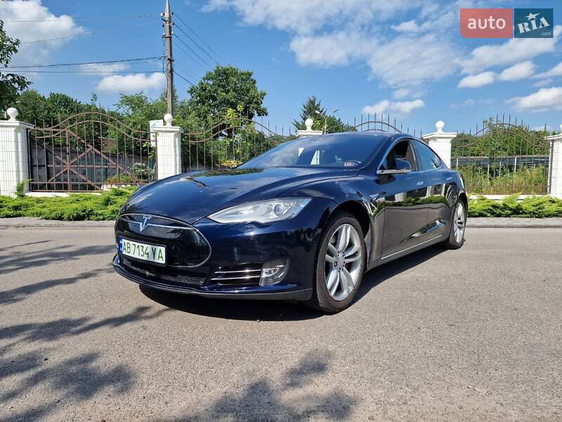 Лифтбек Tesla Model S 2015 в Виннице фото 10 Лифтбек Tesla Model S 2015 в Виннице