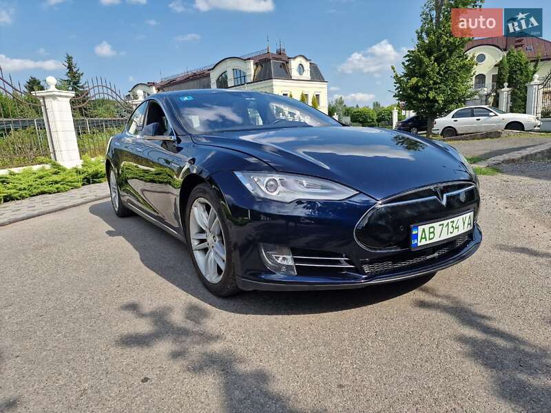 Лифтбек Tesla Model S 2015 в Виннице фото 20 Лифтбек Tesla Model S 2015 в Виннице