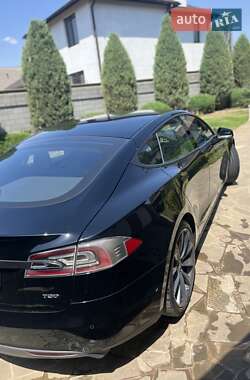 Лифтбек Tesla Model S 2015 в 