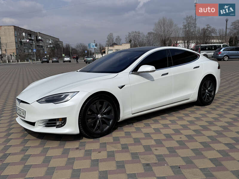 Tesla Model S 2017