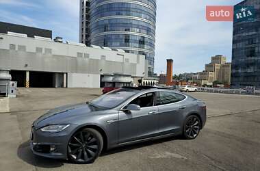 Ліфтбек Tesla Model S 2013 в 