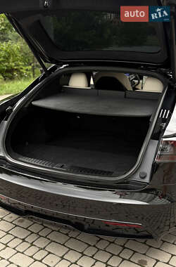 Лифтбек Tesla Model S 2021 в 