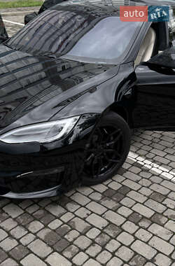 Лифтбек Tesla Model S 2021 в 