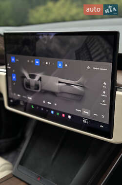 Лифтбек Tesla Model S 2021 в 