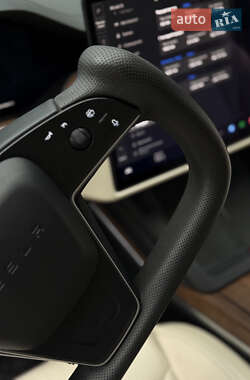 Лифтбек Tesla Model S 2021 в 