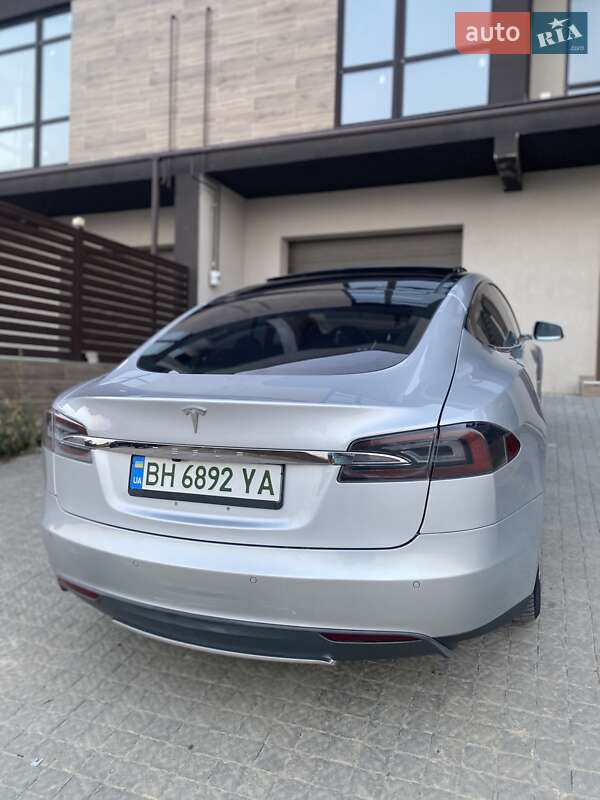 Ліфтбек Tesla Model S 2014 в Одесі