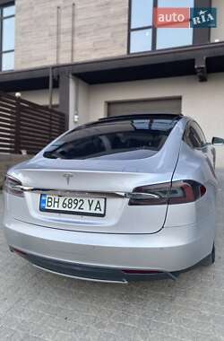Лифтбек Tesla Model S 2014 в 
