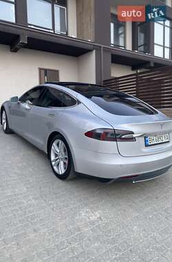 Лифтбек Tesla Model S 2014 в 