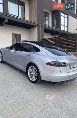 Лифтбек Tesla Model S 2014 в 